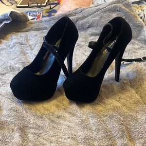 Black suede ankle strap platform heels..size 6.5